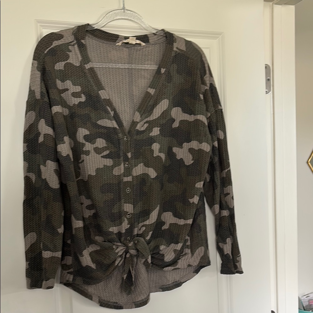Vanilla Star Camouflage Tie-Front Cardigan